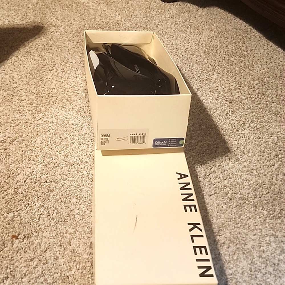 Anne Klein Ladies Flats